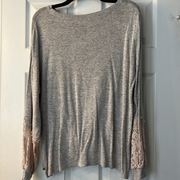 Women’s sweater with lace sleeve accents - Picture 3 of 3